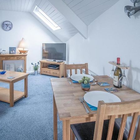 St Julians View - 1 Bedroom Apartment - Tenby Bagian luar foto