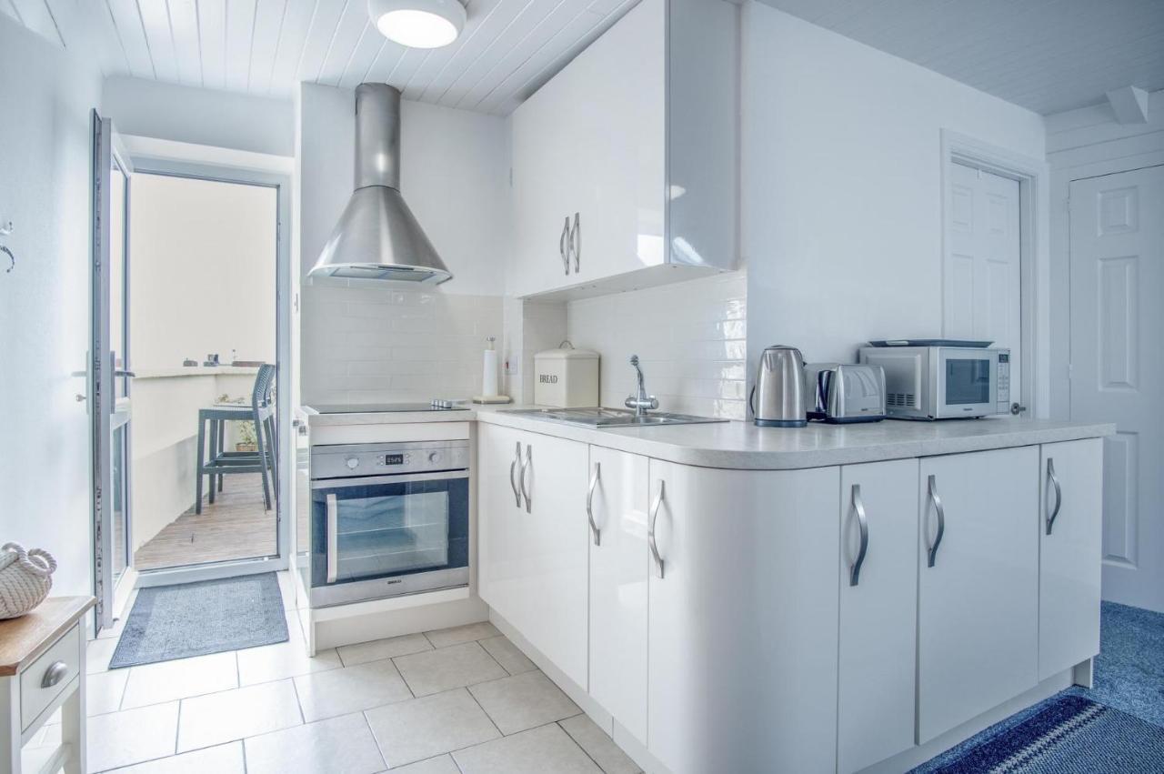 St Julians View - 1 Bedroom Apartment - Tenby Bagian luar foto